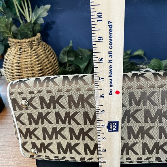 NWT Michael Kors Signature Large Tan & White Satchel - Picture 9 of 12